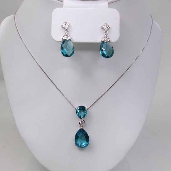 NWT Macy's Sterling Silver Blue Zircon Teardrop Pendant Necklace & Earring Set - Picture 1 of 3